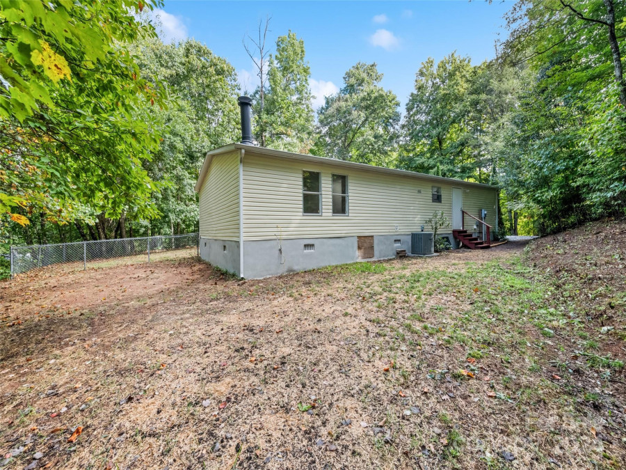 222 Puffy Ln Sylva, NC 28779