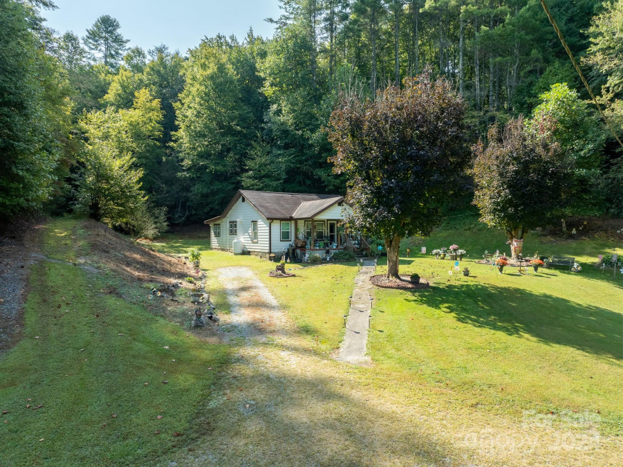 300 Naomi Dr Pisgah Forest, NC 28768