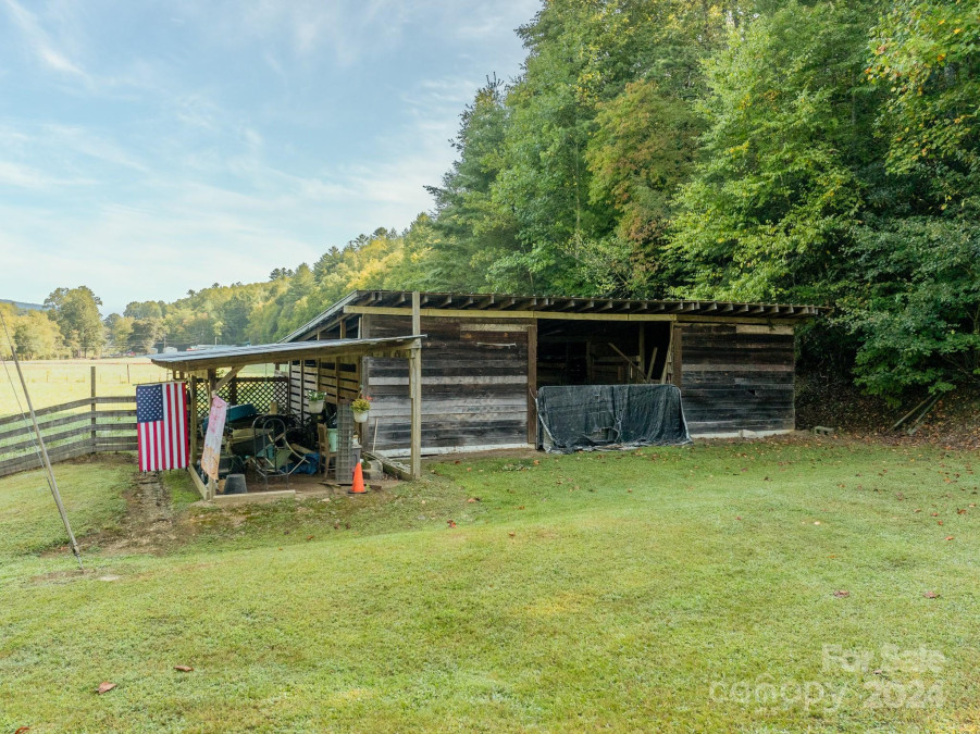 300 Naomi Dr Pisgah Forest, NC 28768