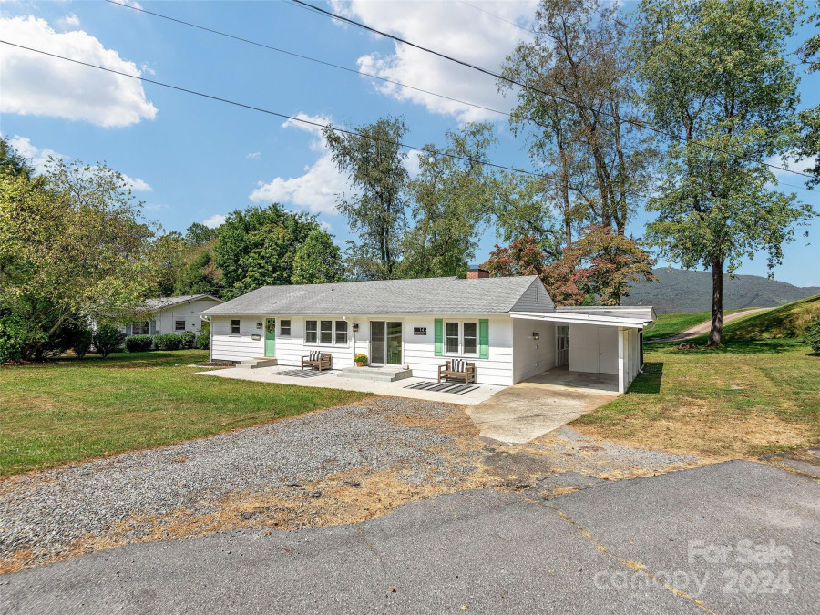 145 Playground St Waynesville, NC 28786