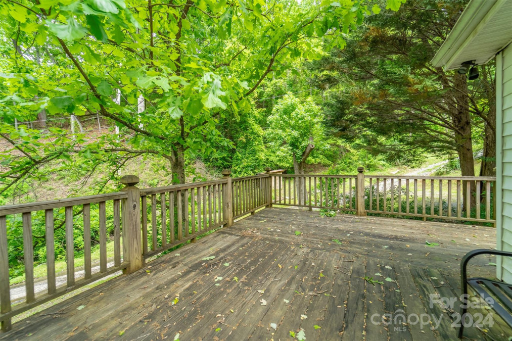 338 New Rd Robbinsville, NC 28771