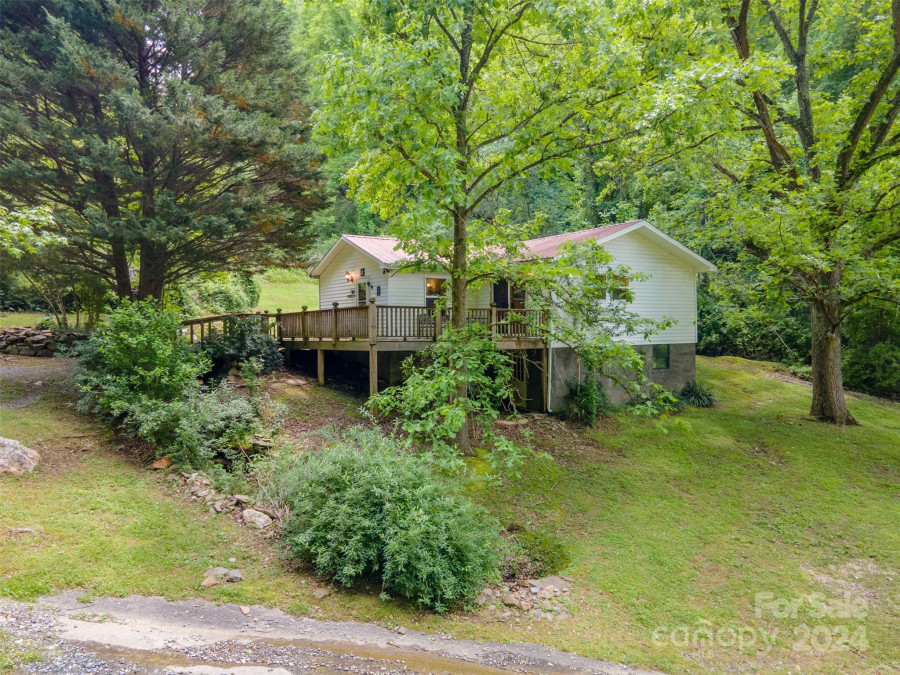 338 New Rd Robbinsville, NC 28771