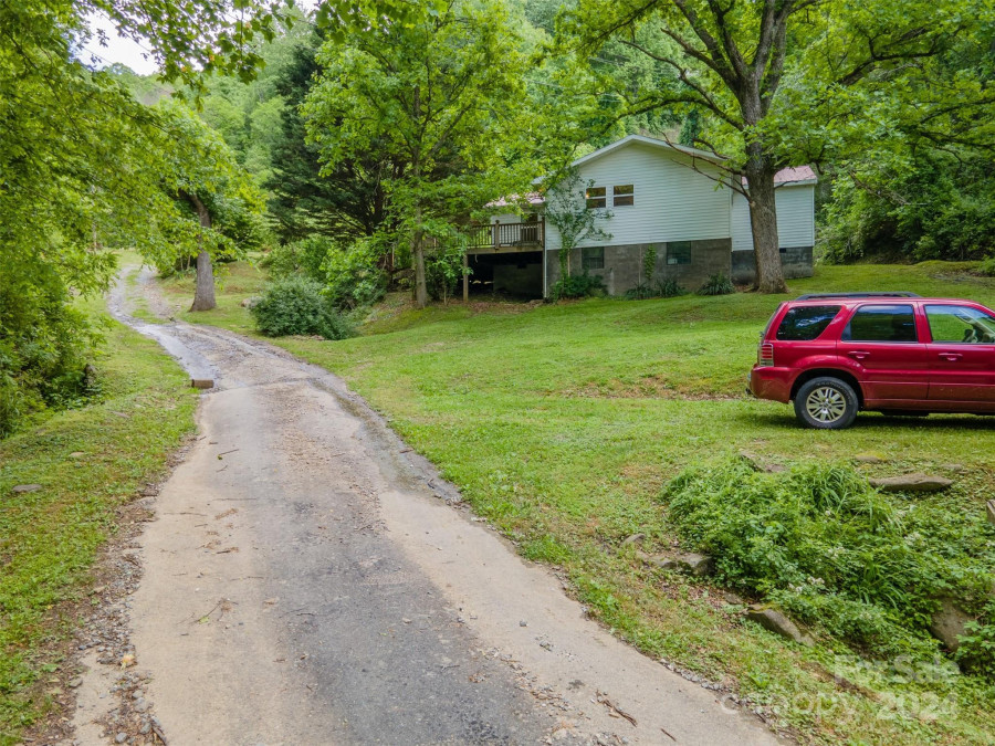 338 New Rd Robbinsville, NC 28771