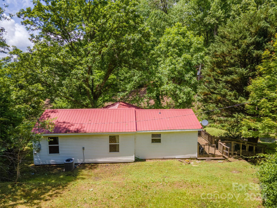 338 New Rd Robbinsville, NC 28771