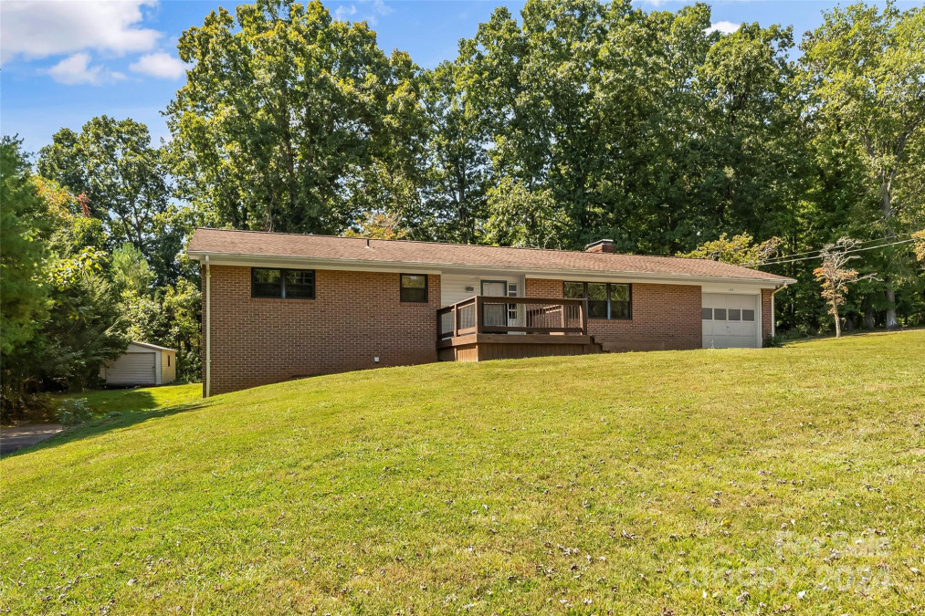 105 Stony Top Dr Morganton, NC 28655