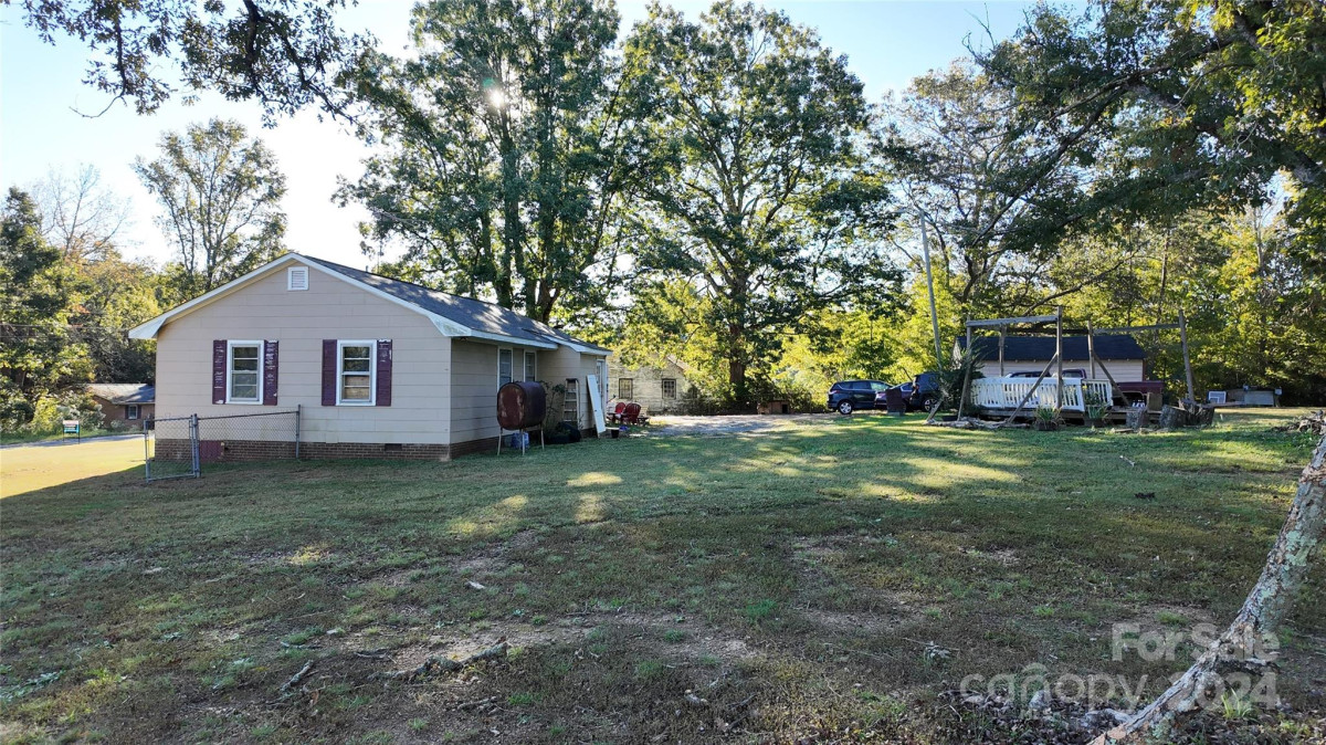 40077 Nc 740 Hw New London, NC 28127