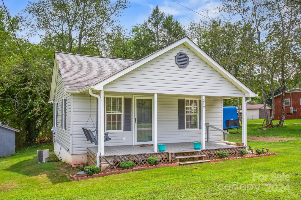 219 Hamby Mountain Rd Purlear, NC 28665