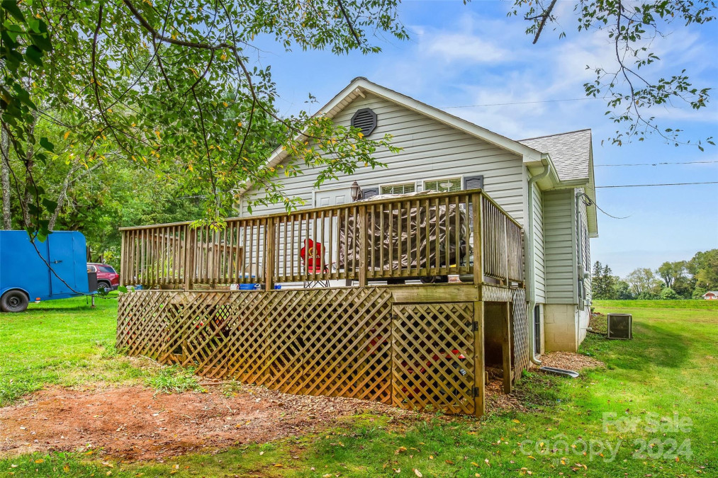 219 Hamby Mountain Rd Purlear, NC 28665