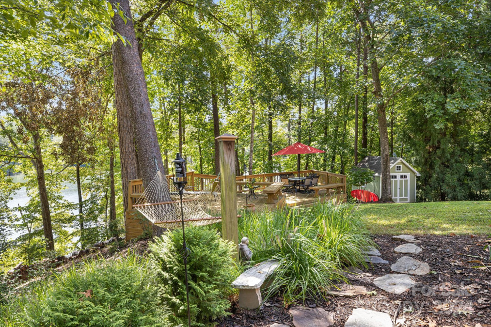 91 Island View Ct Mill Spring, NC 28756