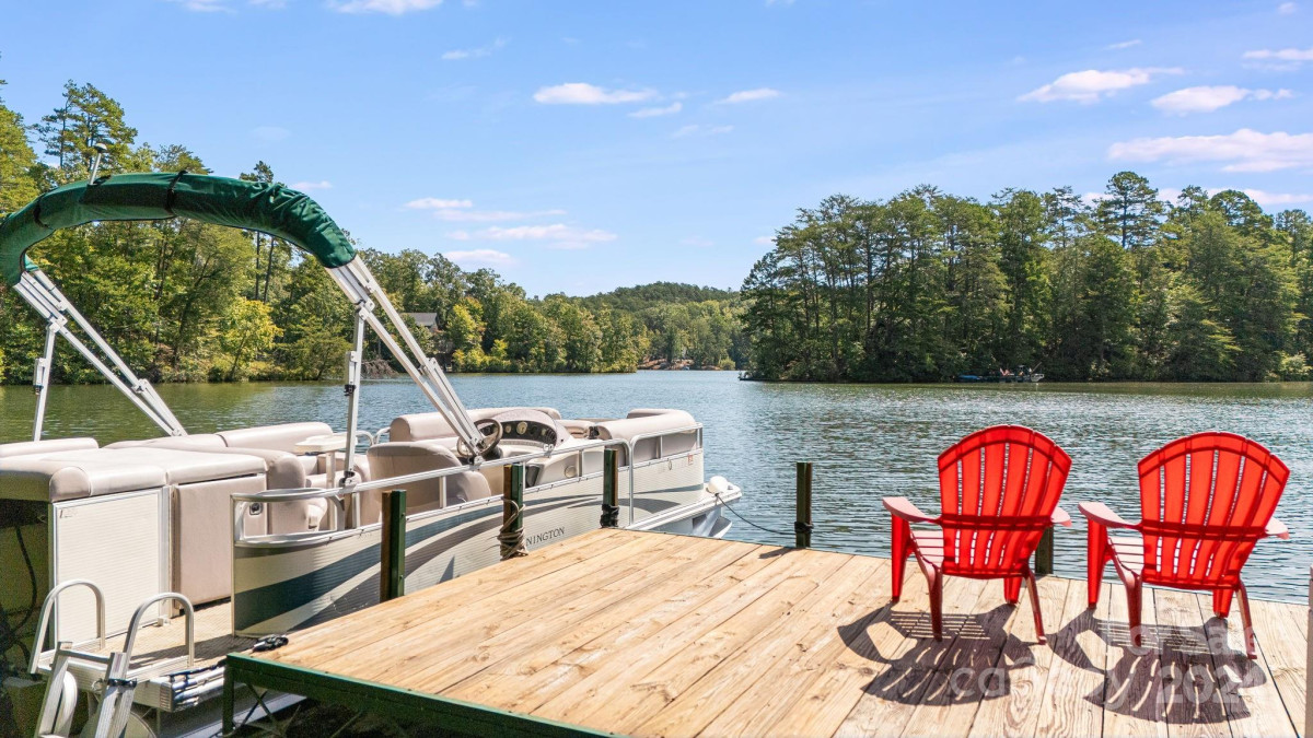 91 Island View Ct Mill Spring, NC 28756