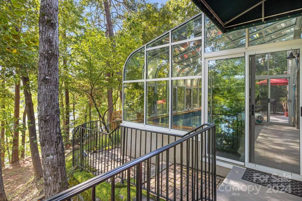 91 Island View Ct Mill Spring, NC 28756