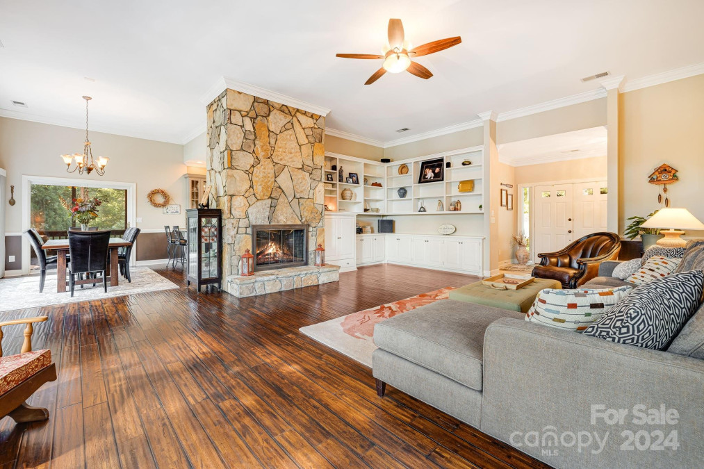 91 Island View Ct Mill Spring, NC 28756