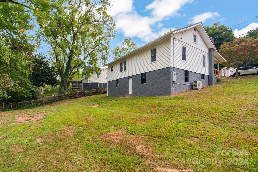 363 Trammell Ave Canton, NC 28716