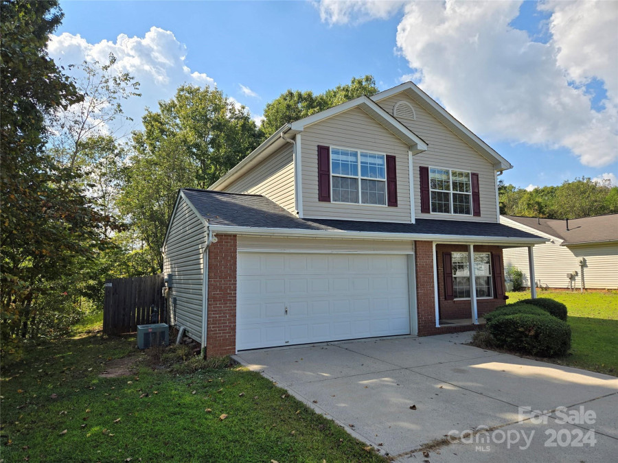 2008 8th St Hickory, NC 28602