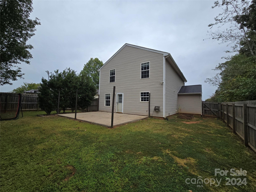 2008 8th St Hickory, NC 28602