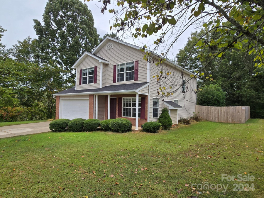 2008 8th St Hickory, NC 28602