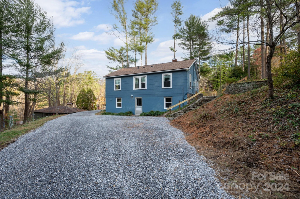 11 Spring Cove Rd Asheville, NC 28804