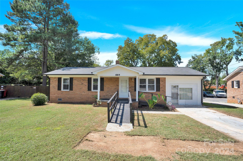 664 Westside Ter Davidson, NC 28036