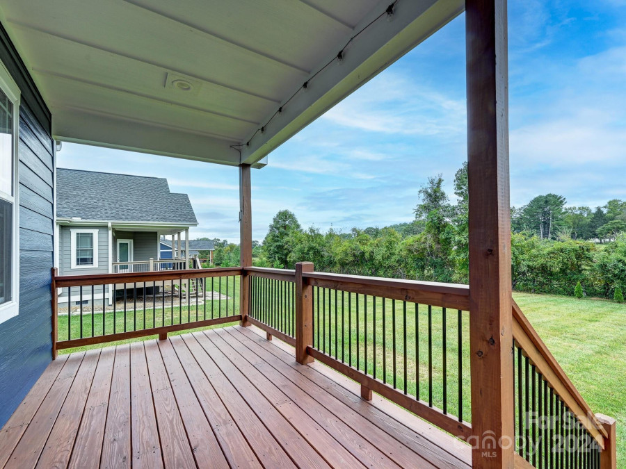 20 Windy Acres Knoll Dr Hendersonville, NC 28792