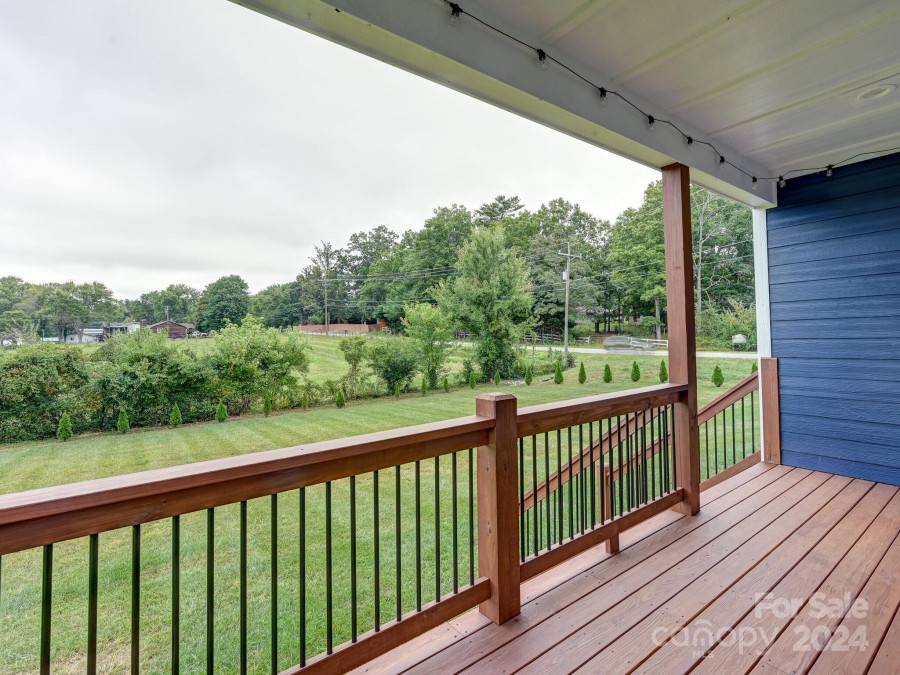 20 Windy Acres Knoll Dr Hendersonville, NC 28792