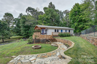 71 Mountain Brook Dr Candler, NC 28715