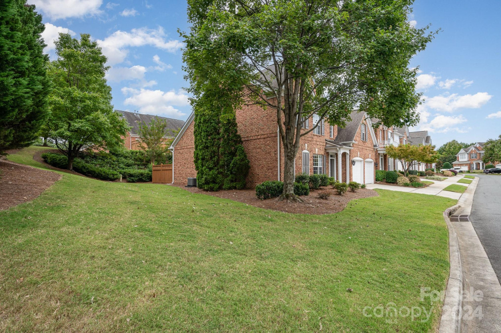 10807 Rogalla Dr Charlotte, NC 28277