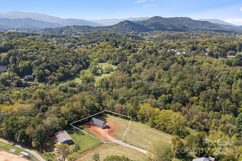 660 Silkwood Dr Canton, NC 28716