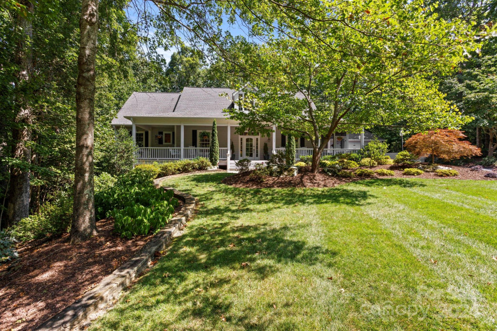 133 Pinnacle Peak Ln Flat Rock, NC 28731