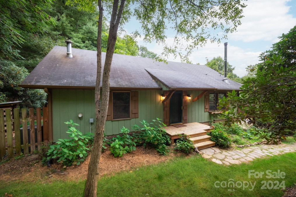 54 Mills Pl Asheville, NC 28804