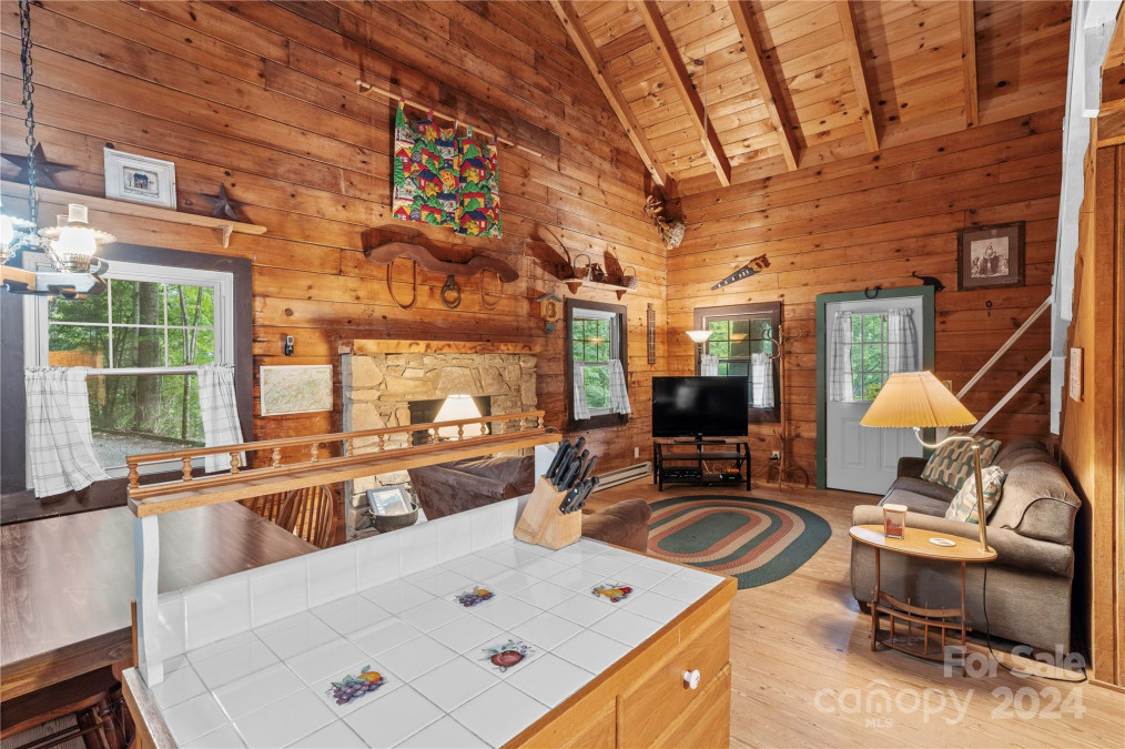 341 Soco Acres Rd Maggie Valley, NC 28751