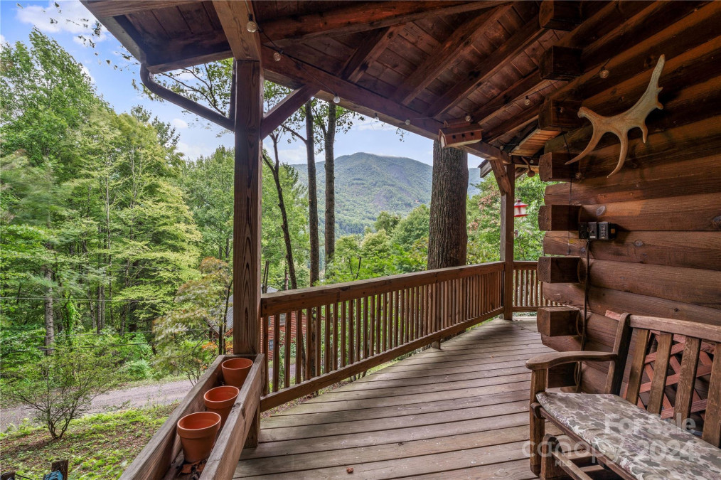 341 Soco Acres Rd Maggie Valley, NC 28751