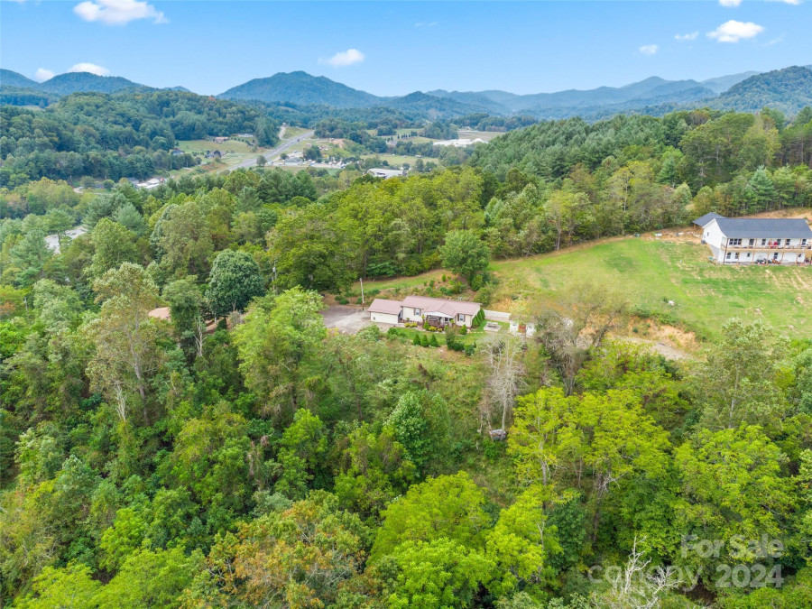 173 Deer Trail Ln Burnsville, NC 28714