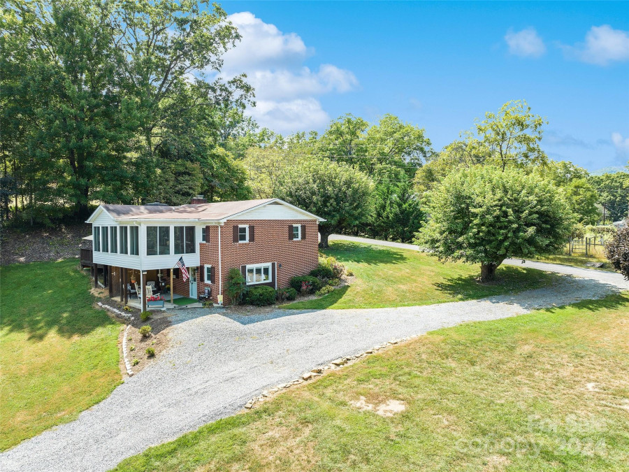 45 Boulder Dr Waynesville, NC 28786