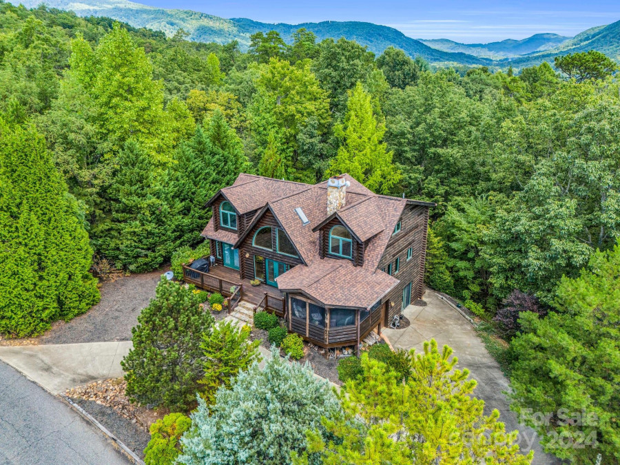 181 Highland Hts Lake Lure, NC 28746