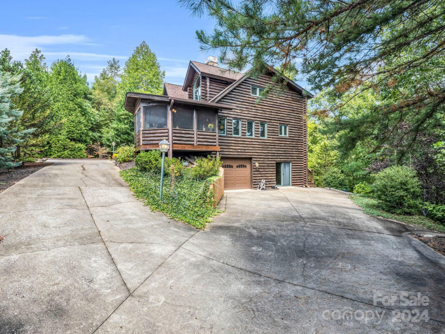 181 Highland Hts Lake Lure, NC 28746