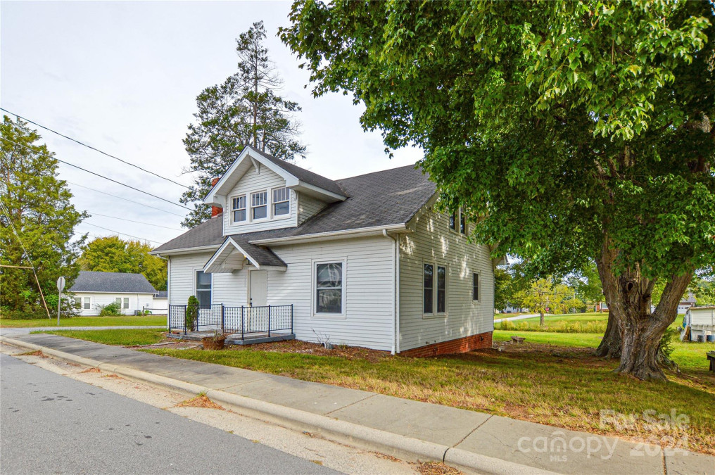 2012 Raney Faith St Salisbury, NC 28146