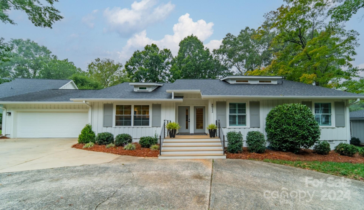 4912 Crooked Oak Ln Charlotte, NC 28226