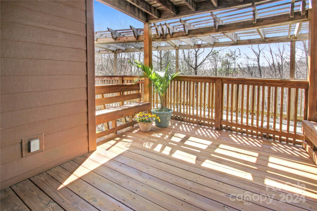 157 Toxaway Views Dr Lake Toxaway, NC 28747