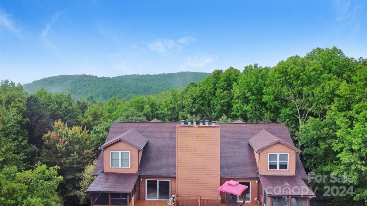 157 Toxaway Views Dr Lake Toxaway, NC 28747