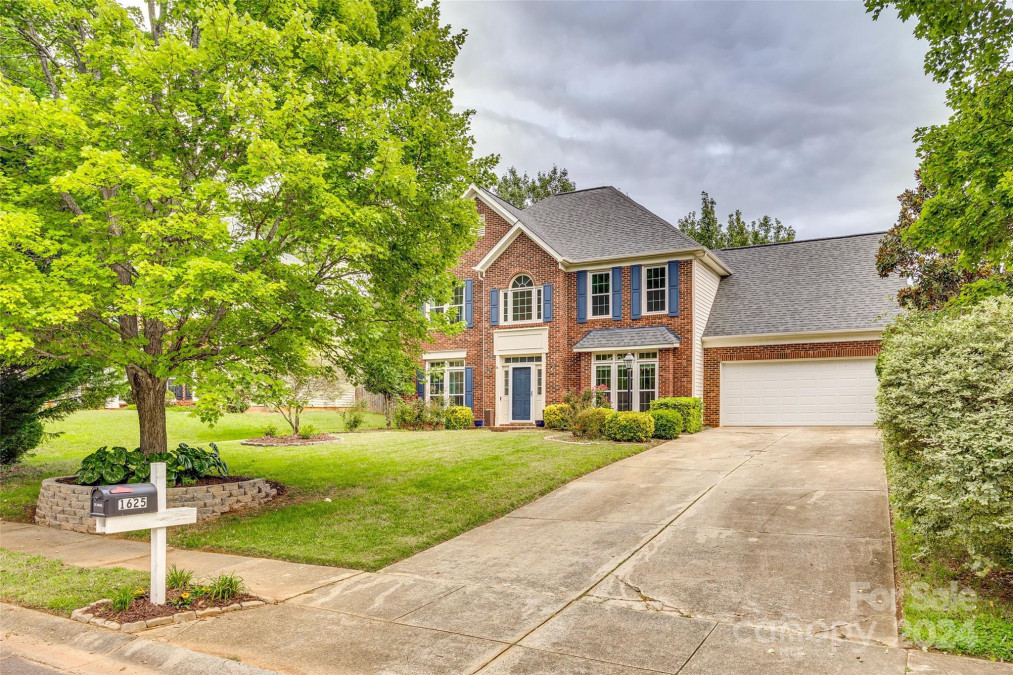 1625 Ivy Bluff Way Matthews, NC 28105