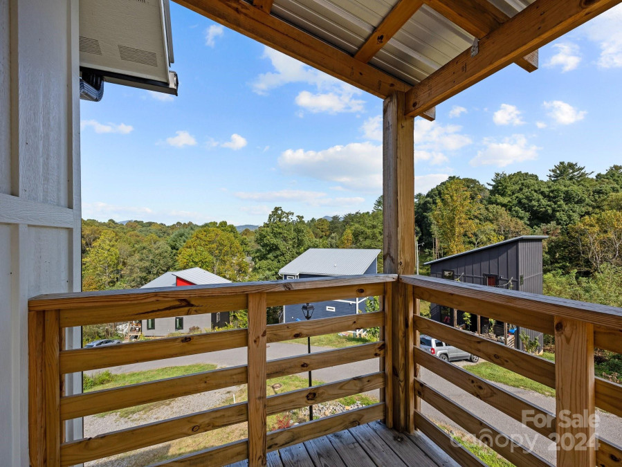 615 Salem Heights Ln Swannanoa, NC 28778