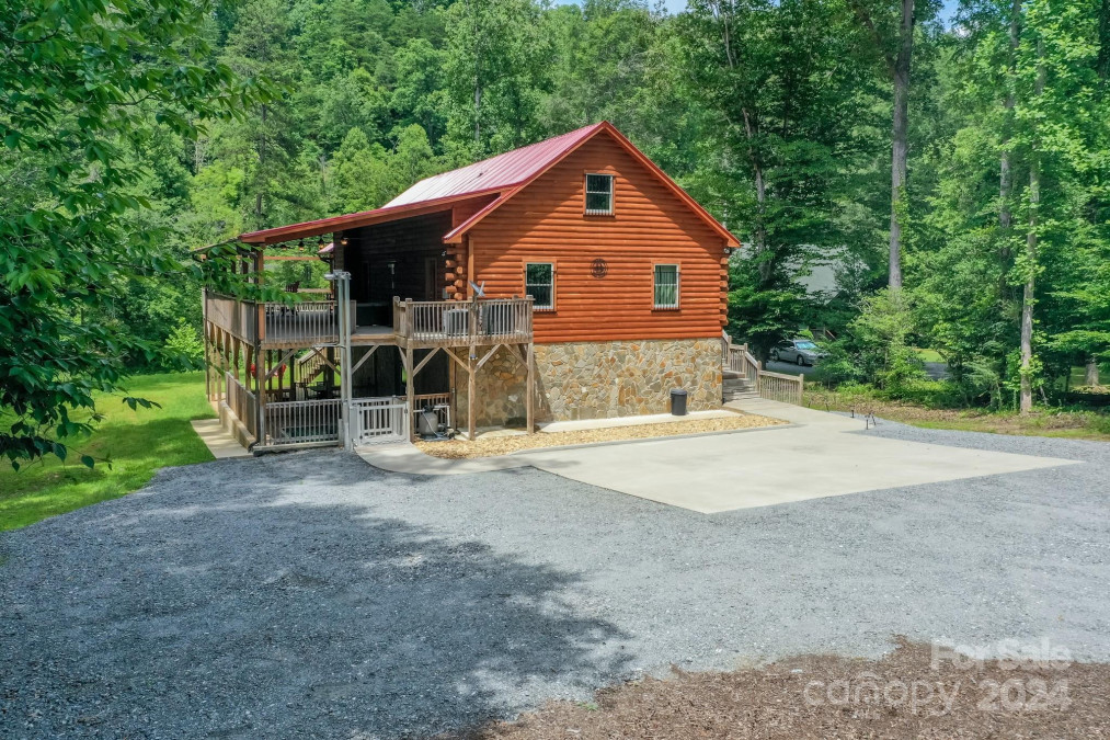 371 Redbird Dr Lake Lure, NC 28746