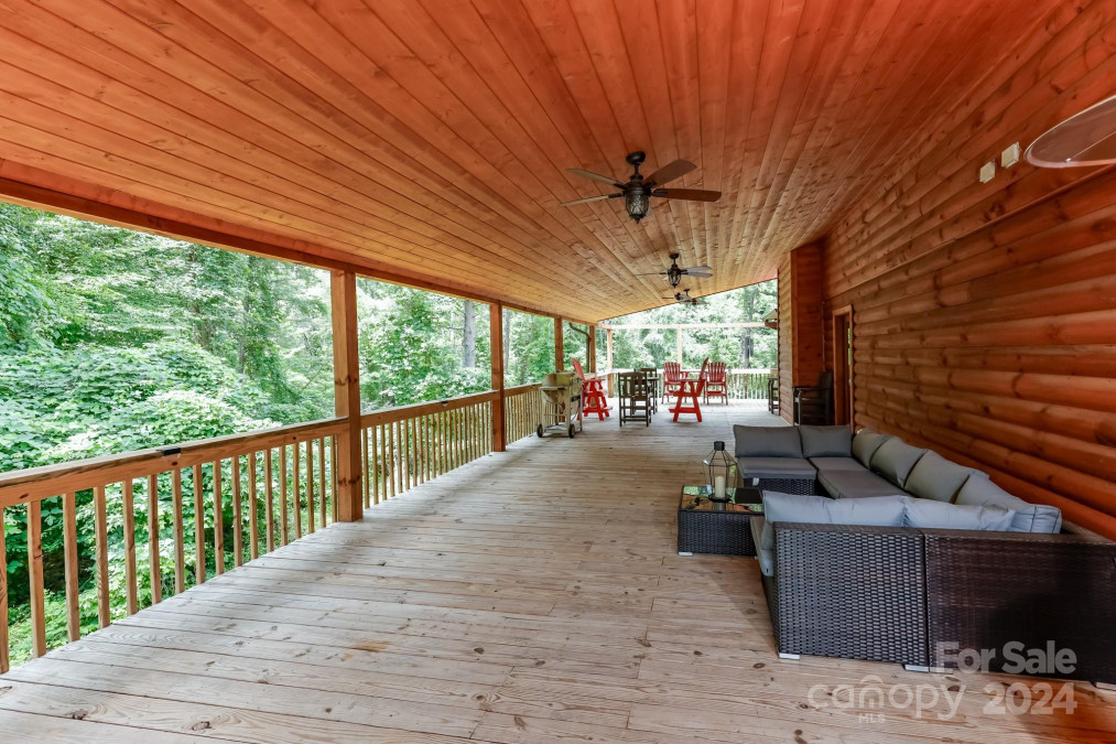 371 Redbird Dr Lake Lure, NC 28746