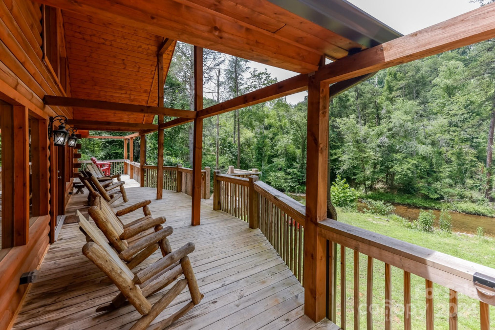 371 Redbird Dr Lake Lure, NC 28746