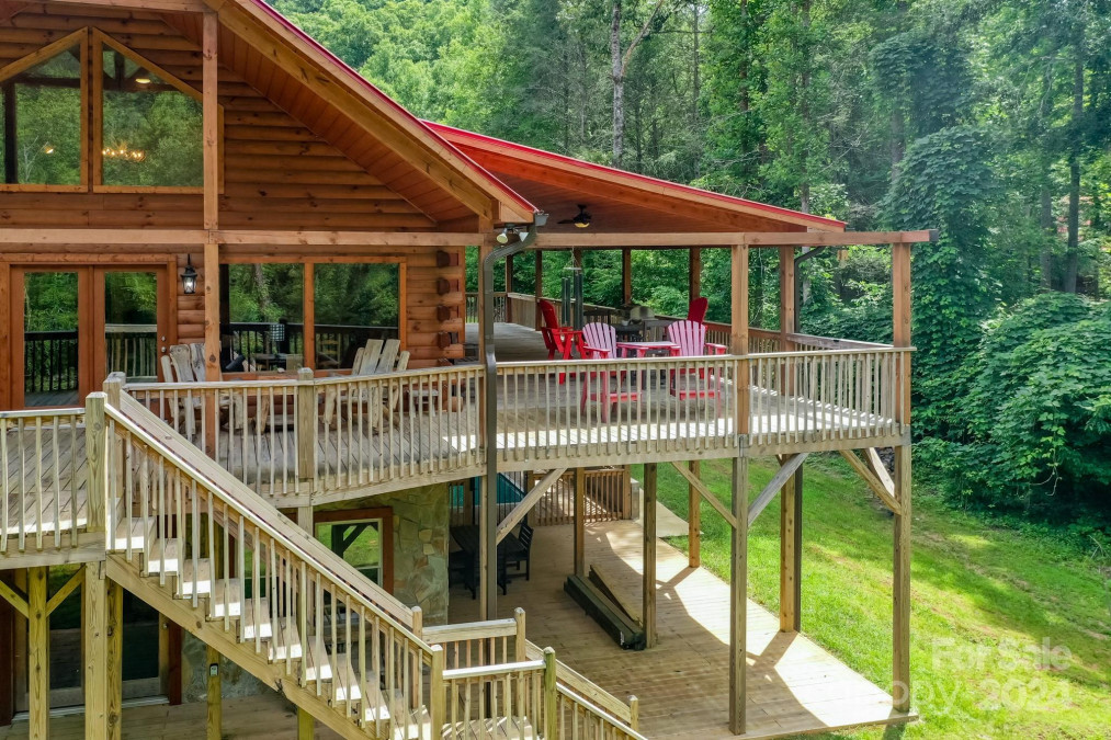 371 Redbird Dr Lake Lure, NC 28746