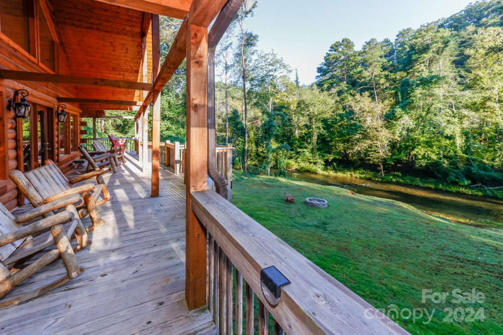 371 Redbird Dr Lake Lure, NC 28746