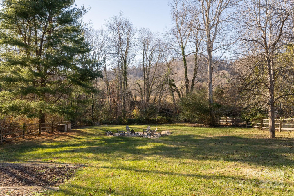 64 Cisco Rd Asheville, NC 28805