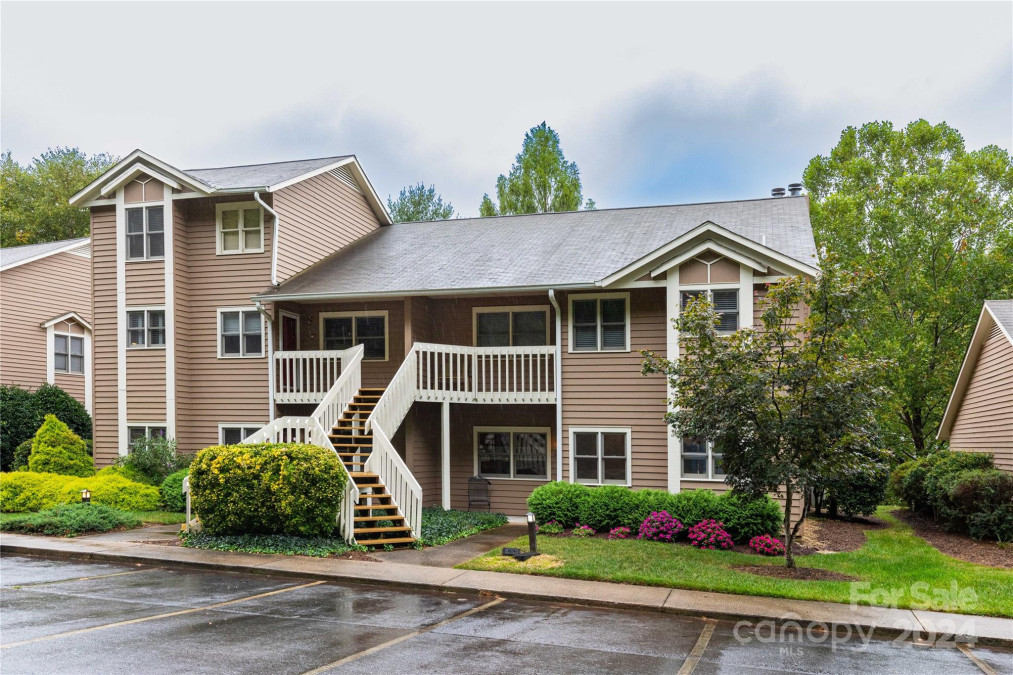 11 Timberlake Dr Asheville, NC 28803