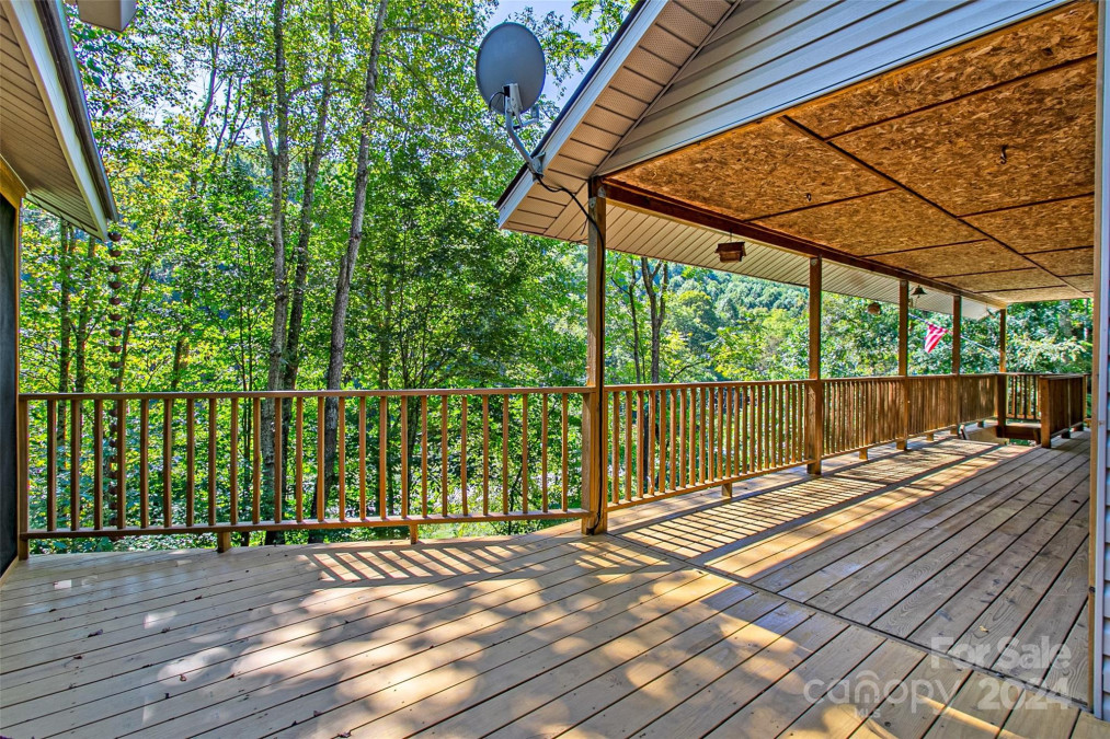 7180 Meadow Fork Rd Hot Springs, NC 28743