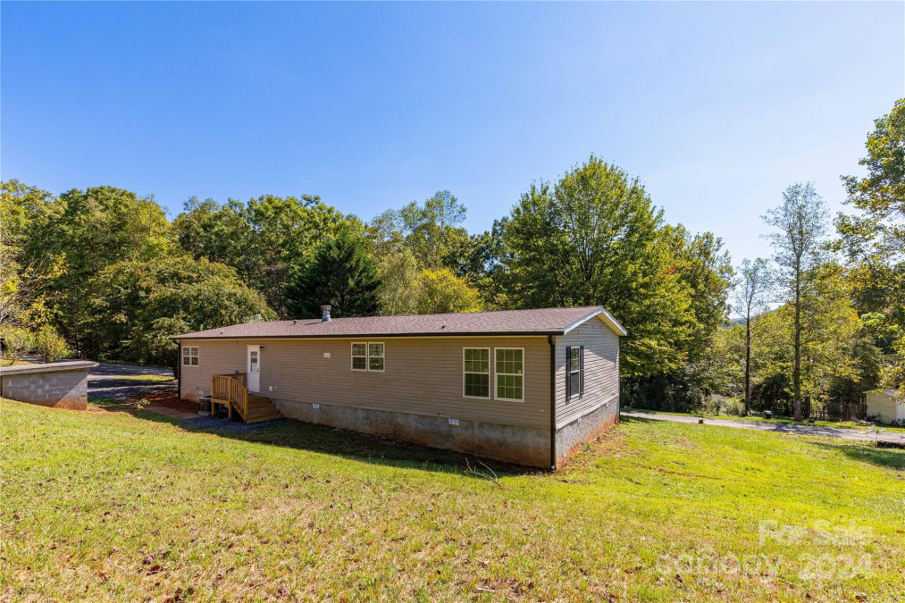 163 Owl Hollow Rd Marion, NC 28752